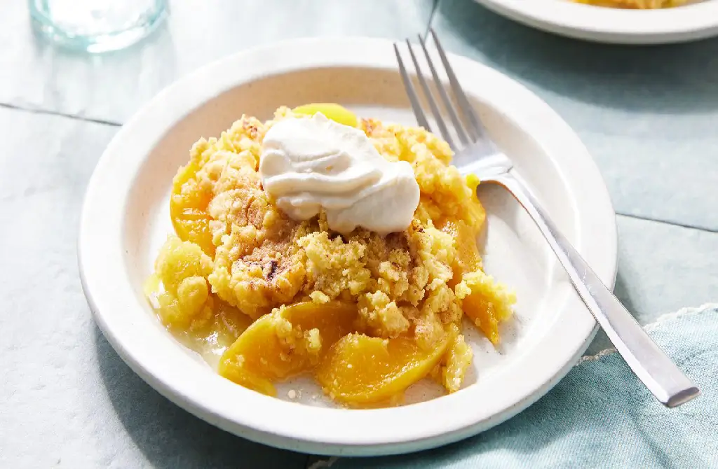 Easy-Peach-Dump-Cake-Recipe