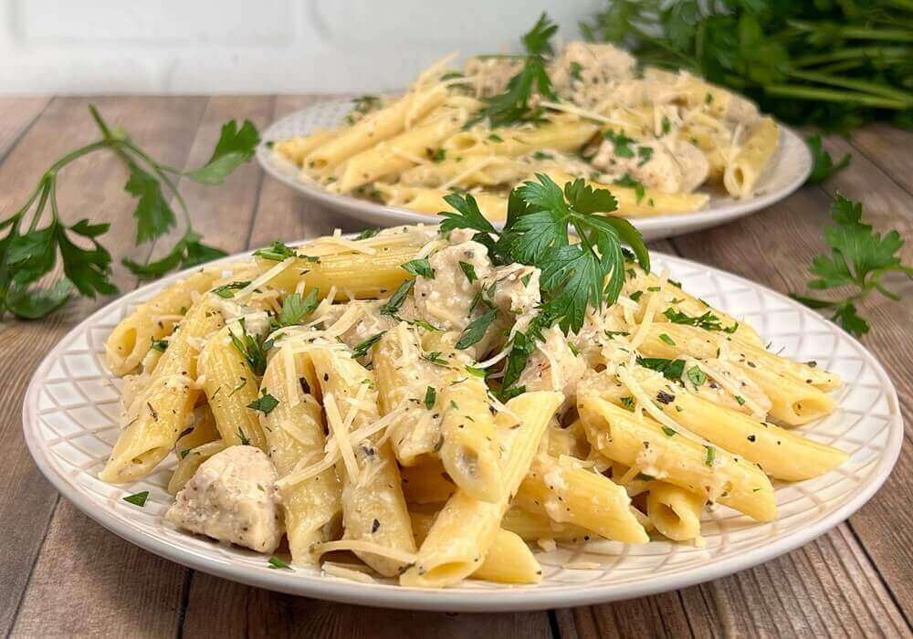 The Secret to Creamy Garlic Parmesan Chicken Pasta (Easy One-Pan Recipe) 1 Garlic-Parmesan-Chicken-Pasta-one-pan-recipe