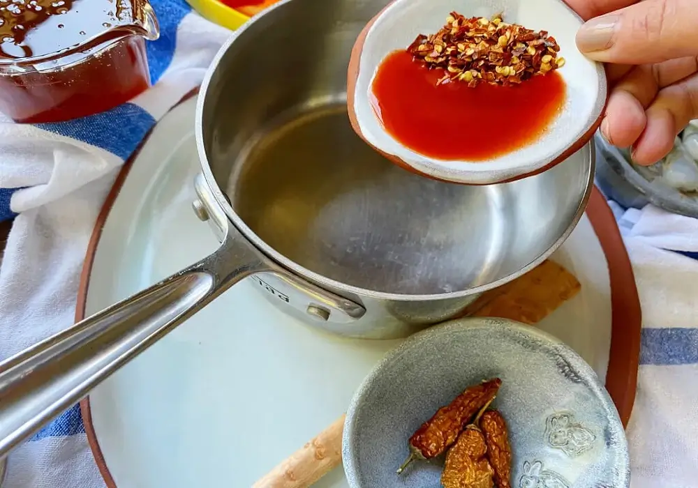 Quick & Simple Hot Honey Sauce Recipe Fit for Every Dish 4 Variations