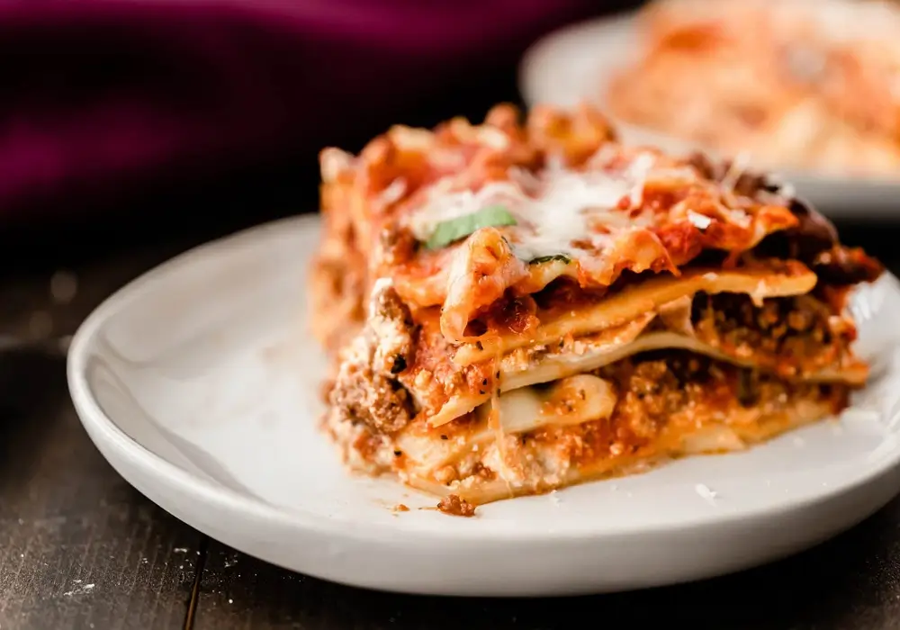 Lazy Lasagna Recipe (Quick, Cheesy & Stress-Free!) 4 Layer-of-marinara-sauce